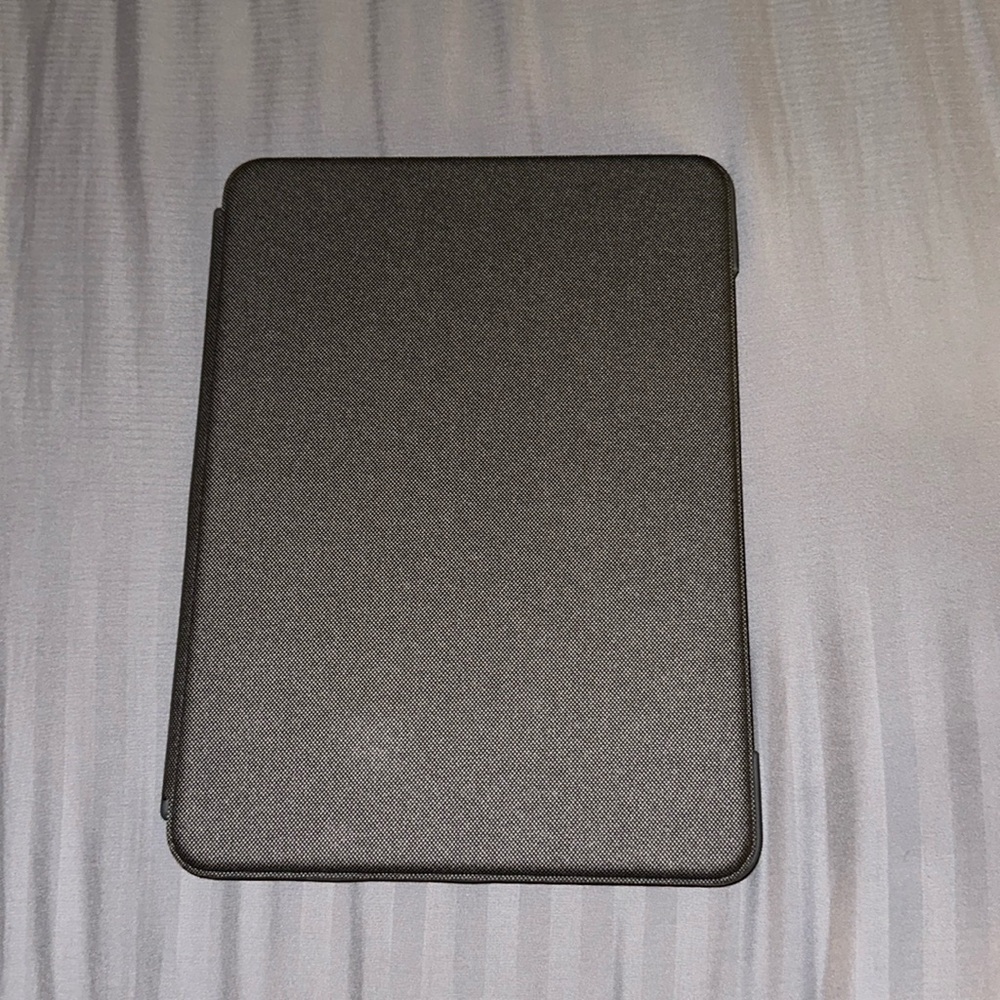 LOGI-Tech Combo Touch Keyboard Case for IPad 10.9, detachable Backlit Keyboard